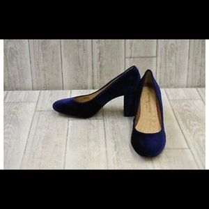 Blue velvet heels